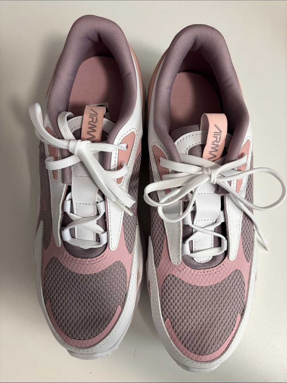 Nike AirMax  Women's Size 8